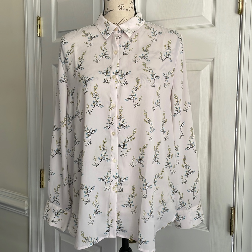 Loft buttons down shirt